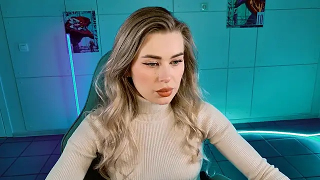 AdelLoyss online show from November 2025 01:02:01 PM