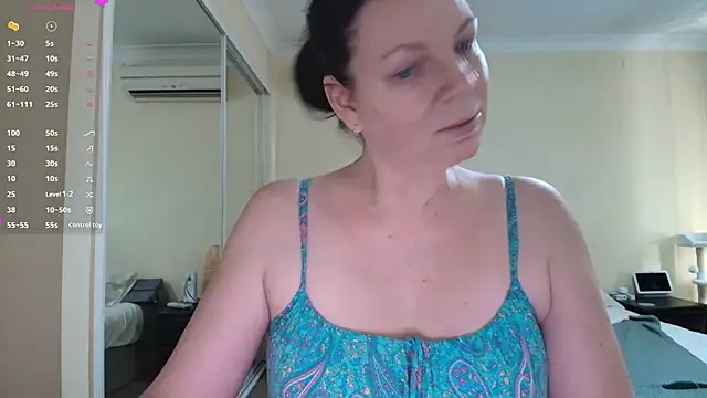 Snapshot of aussiepeaches chatting on January 2025 12:11:01 AM aussiepeaches online show from January 2025 12:11:01 AM