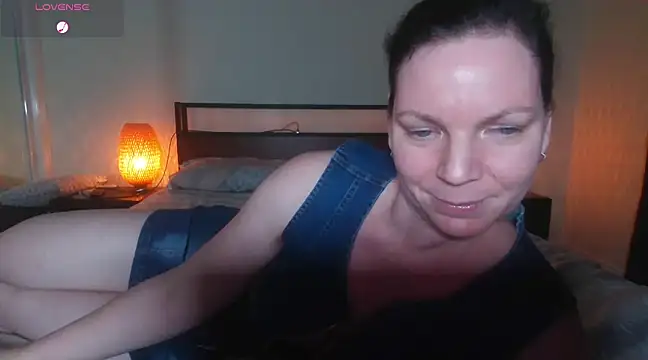 Snapshot of aussiepeaches chatting on March 2025 11:32:01 AM aussiepeaches online show from March 2025 11:32:01 AM