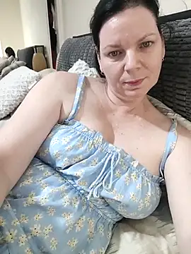 Snapshot of aussiepeaches chatting on March 2025 01:48:02 AM aussiepeaches online show from March 2025 01:48:02 AM