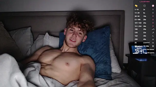 DominantAlex18 online show from December 2025 03:42:01 PM