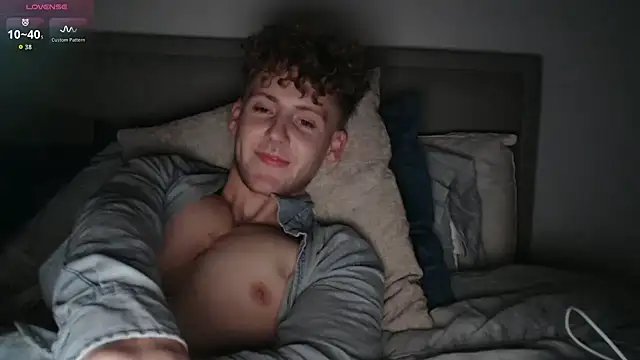 DominantAlex18 online show from April 2026 01:12:02 AM