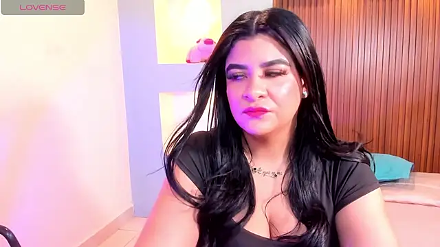 Snapshot of TianaGlow26 chatting on October 2025 07:34:01 PM TianaGlow26 online show from October 2025 07:34:01 PM