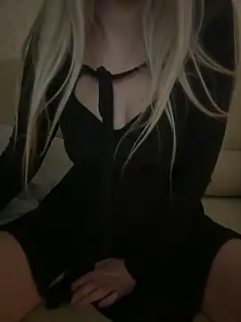 Nikihot   online show from December 2025 11:23:02 PM