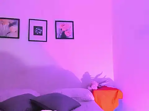 MerryyMendez online show from November 2025 02:01:02 AM