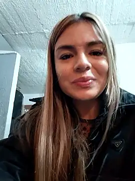 Snapshot of Vanesa-1 chatting on September 2025 12:10:01 AM Vanesa-1 online show from September 2025 12:10:01 AM