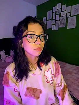 Valen-Foxx online show from October 2025 05:32:02 AM