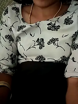 Snapshot of Tamil_Sreesha chatting on October 2025 12:03:01 PM Tamil Sreesha online show from October 2025 12:03:01 PM