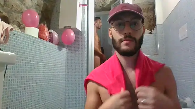 Amicisegreti online show from October 2025 10:58:02 AM