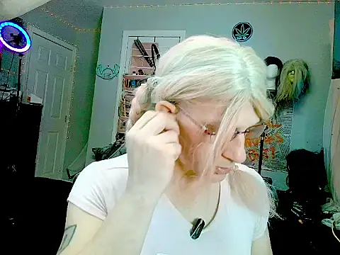 mistismoker online show from April 2026 03:10:02 AM