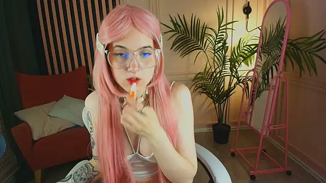 Snapshot of luna__light chatting on September 2025 10:42:01 PM luna light online show from September 2025 10:42:01 PM