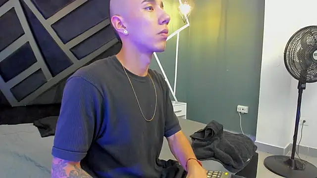 Justin Lakee online show from September 2025 11:18:02 PM