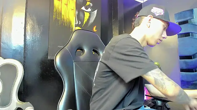 Justin Lakee online show from October 2025 11:14:01 PM