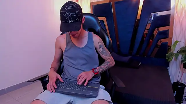 Justin Lakee online show from October 2025 11:13:01 PM