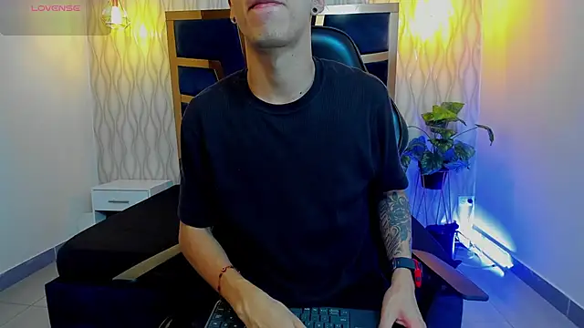 Justin Lakee online show from October 2025 11:15:01 PM