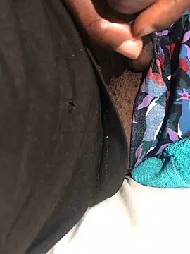 Snapshot of DarkSkiined chatting on October 2025 06:58:02 PM DarkSkiined online show from October 2025 06:58:02 PM