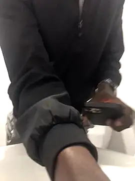 Snapshot of DarkSkiined chatting on October 2025 10:41:01 AM DarkSkiined online show from October 2025 10:41:01 AM