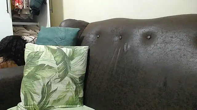 bustylaura4u online show from December 2024 12:03:02 AM