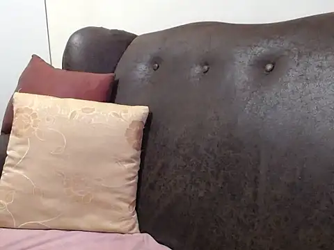 bustylaura4u online show from January 2026 10:07:02 AM