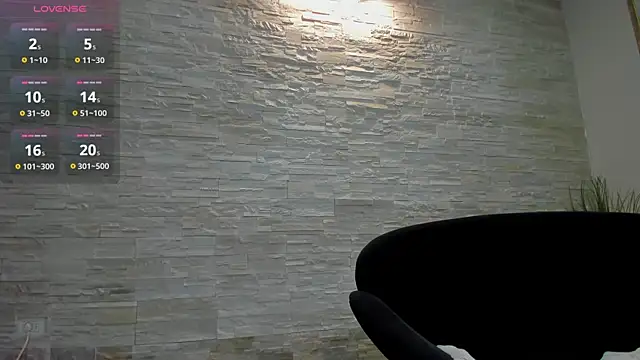 Jelly Bee online show from October 2025 08:08:01 PM