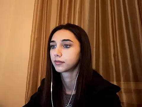 LinaMour online show from September 2025 11:17:02 PM