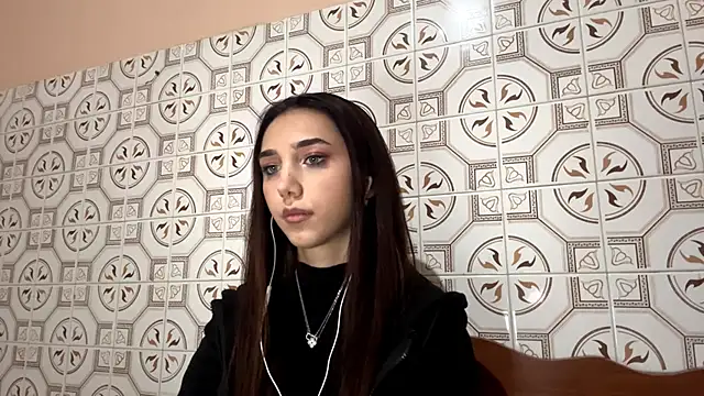 LinaMour online show from November 2025 10:10:02 PM