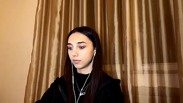 LinaMour online show from November 2025 10:10:02 PM