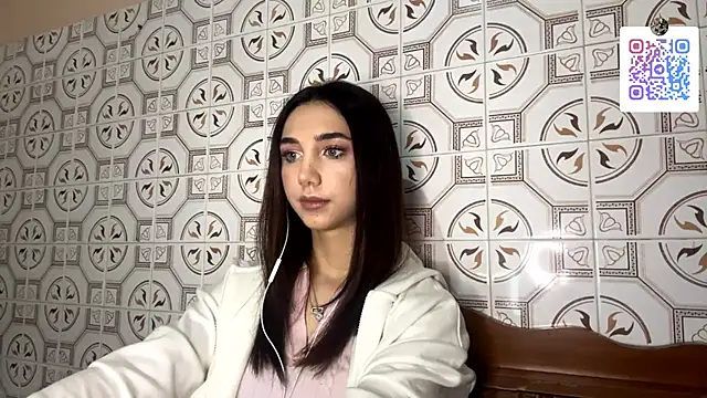 LinaMour online show from November 2025 10:09:02 PM