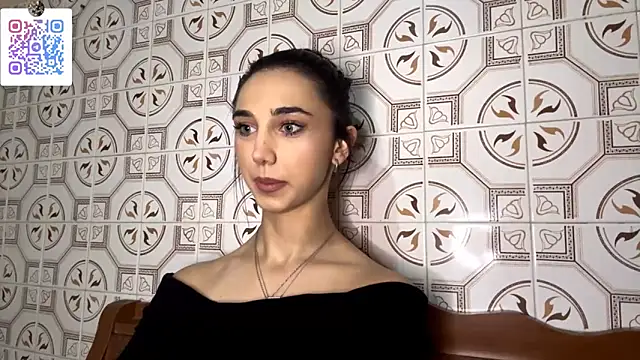 LinaMour online show from November 2025 10:25:02 PM