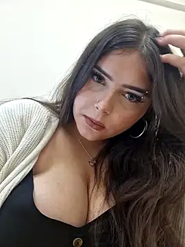 KatieLace online show from September 2025 10:15:01 AM