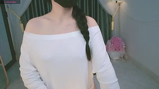 Snapshot of miu_iu24 chatting on November 2025 02:03:02 AM miu iu24 online show from November 2025 02:03:02 AM