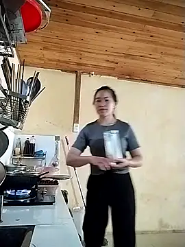 tuyetnhi-00 online show from October 2025 05:28:02 AM