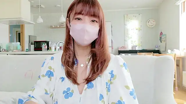 Snapshot of SUZU_1201 chatting on May 2026 02:19:01 AM SUZU 1201 online show from May 2026 02:19:01 AM