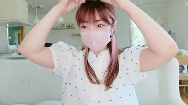Snapshot of SUZU_1201 chatting on May 2026 04:07:01 AM SUZU 1201 online show from May 2026 04:07:01 AM
