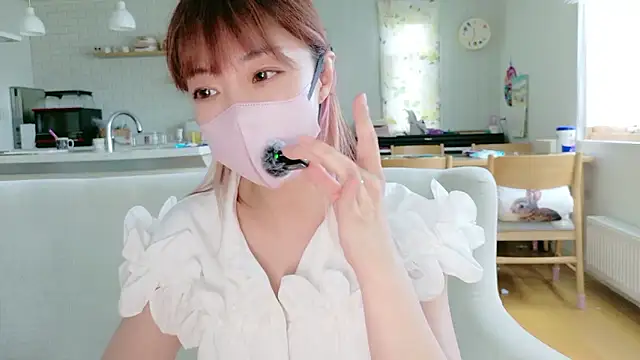 Snapshot of SUZU_1201 chatting on June 2026 02:32:02 AM SUZU 1201 online show from June 2026 02:32:02 AM