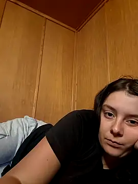 Snapshot of YoungLiisaxx chatting on September 2025 05:51:02 AM YoungLiisaxx online show from September 2025 05:51:02 AM