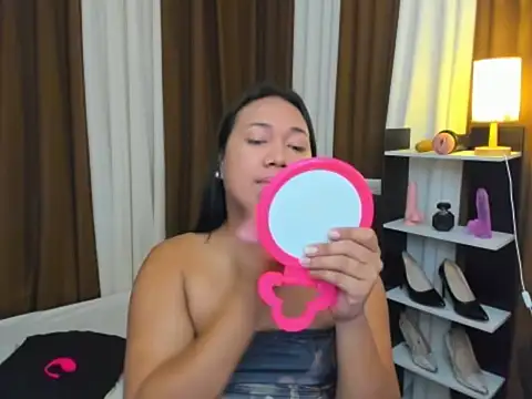 TsUncutKaren online show from October 2025 04:21:02 AM