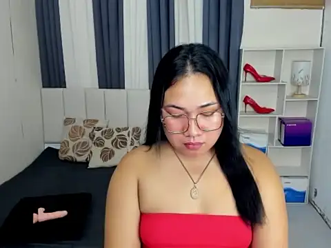 TsUncutKaren online show from January 2026 05:09:01 AM