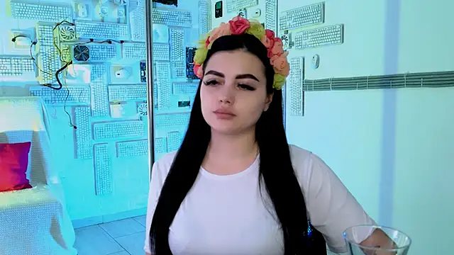 NaomiWilsons online show from October 2025 08:48:02 AM