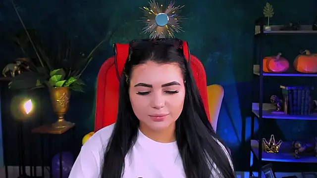 NaomiWilsons online show from November 2025 08:24:01 AM