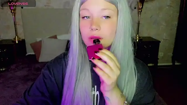 Snapshot of Diana_Dream chatting on September 2025 07:14:02 PM Diana Dream online show from September 2025 07:14:02 PM