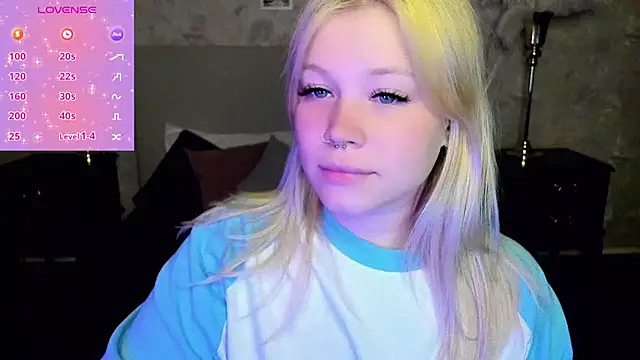 Snapshot of Diana_Dream chatting on September 2025 08:57:01 PM Diana Dream online show from September 2025 08:57:01 PM