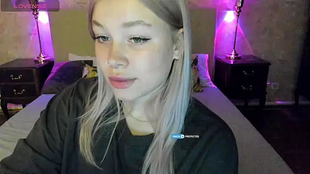 Snapshot of Diana_Dream chatting on November 2025 03:00:01 PM Diana Dream online show from November 2025 03:00:01 PM