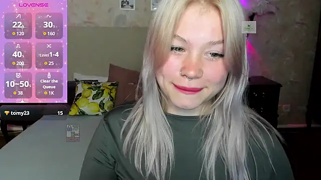 Snapshot of Diana_Dream chatting on November 2025 09:02:01 PM Diana Dream online show from November 2025 09:02:01 PM