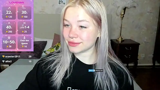 Snapshot of Diana_Dream chatting on November 2025 10:04:02 PM Diana Dream online show from November 2025 10:04:02 PM