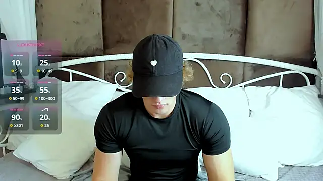 ChaseMuscular online show from November 2025 11:01:02 AM