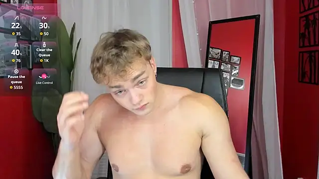 ChaseMuscular online show from December 2025 08:46:01 PM