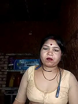 Snapshot of Priya_tyagi chatting on September 2025 10:33:02 PM Priya tyagi online show from September 2025 10:33:02 PM