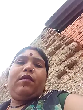 Priya tyagi online show from October 2025 10:46:02 AM