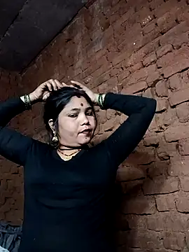 Priya tyagi online show from October 2025 03:56:02 PM